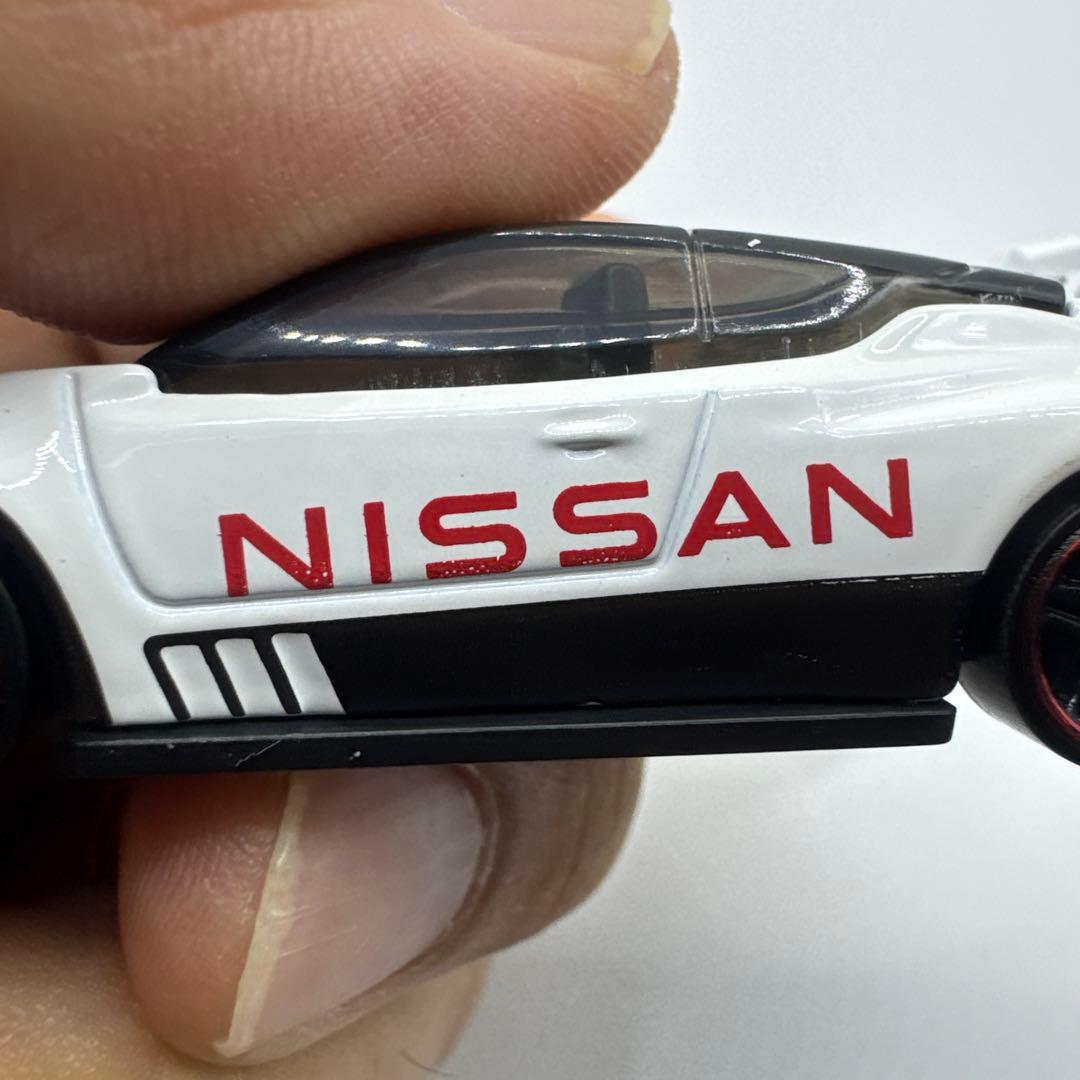 Hot Wheels LEAF NISSAN NISMO ミニカー — image 2