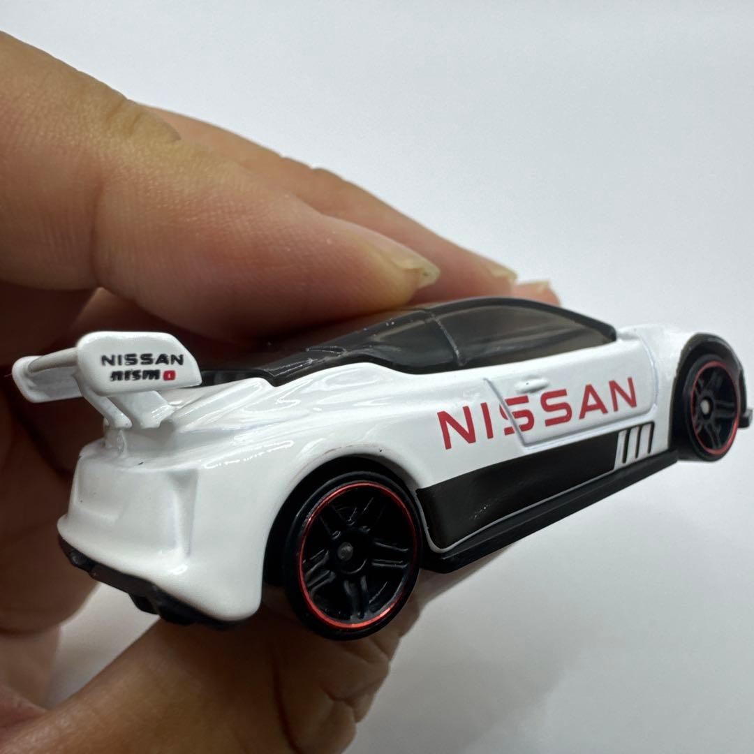 Hot Wheels LEAF NISSAN NISMO ミニカー — image 5
