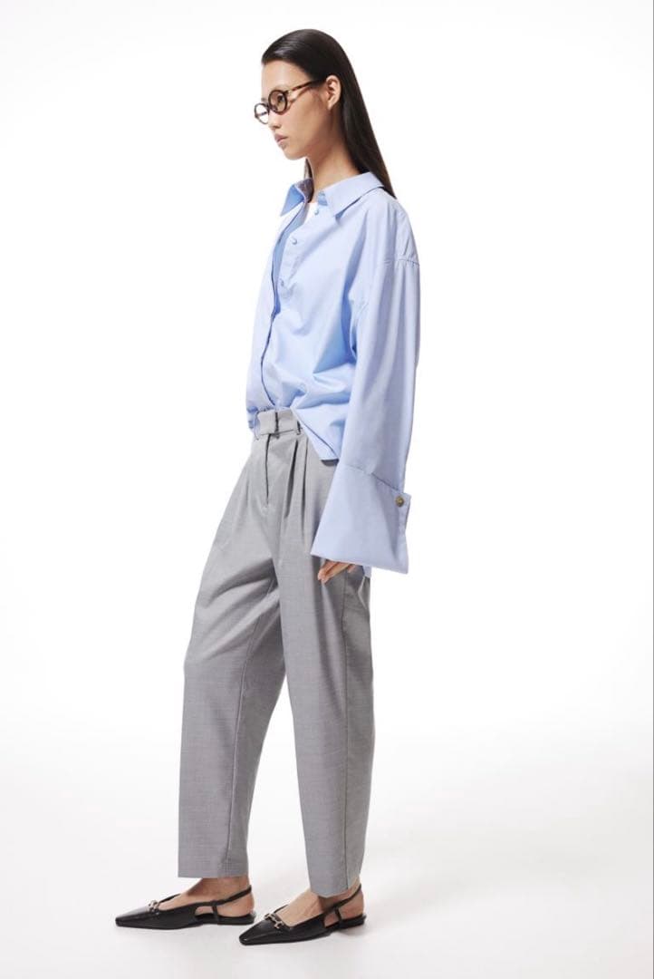 早い者勝ち！★美品★H&M 夏用薄手生地　アンクルレングスパンツ — image 3