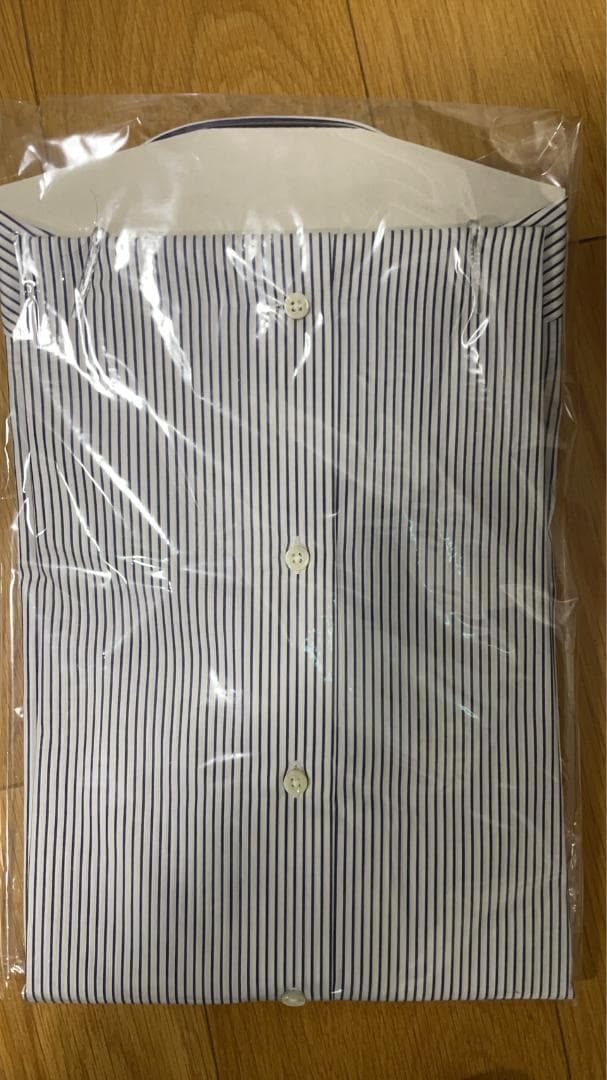 【Loro Piana】新品未使用　メンズ長袖　紺ストライプ　ネックサイズ39 — image 2
