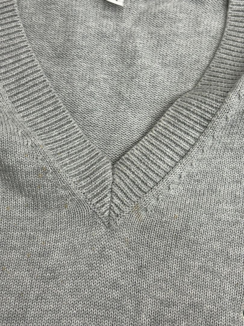 ラコステ LACOSTE RELAXED FIT クラシックVネックニットベスト — image 2