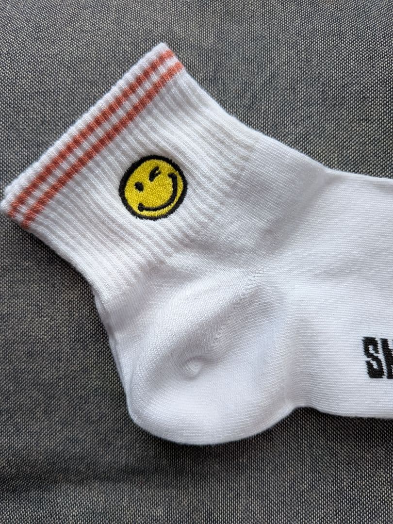 新品タグ付き　SMILEY WORLD ソックス 3足セット 23-25cm① — image 3