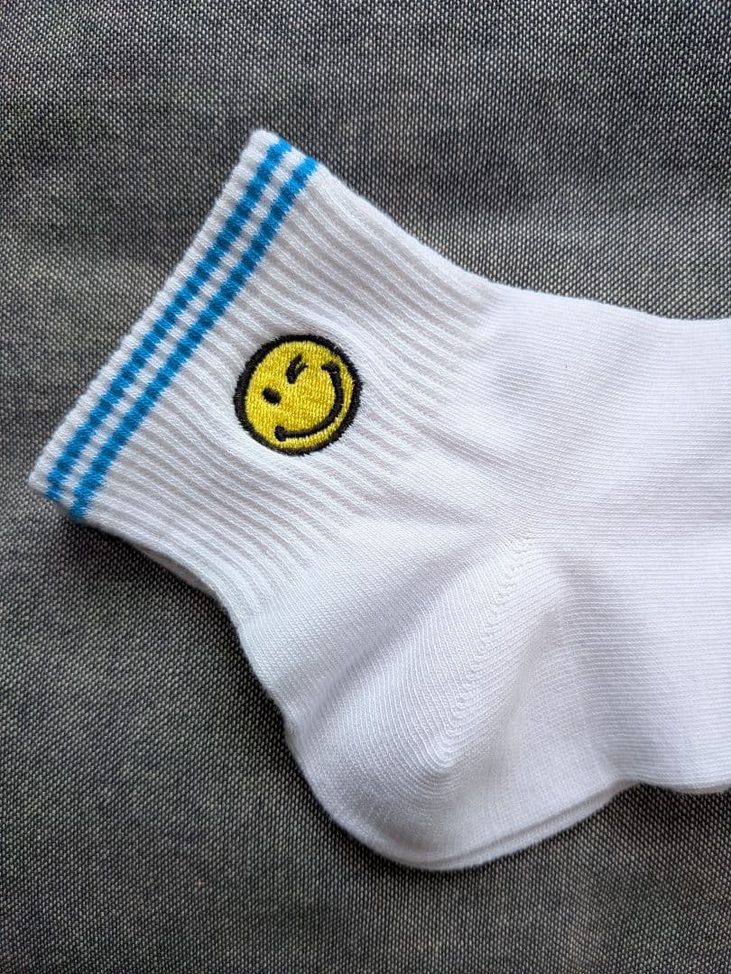 新品タグ付き　SMILEY WORLD ソックス 3足セット 23-25cm① — image 5