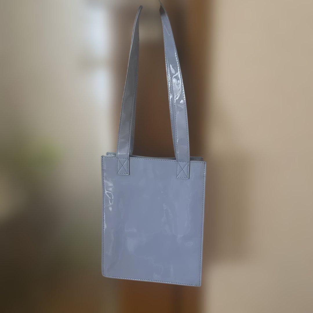 LAURA GEM グレー トートエナメルバッグ — image 2
