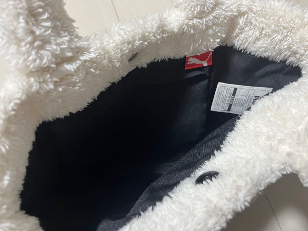 PUMA フリースハンドバッグ ホワイト — image 3