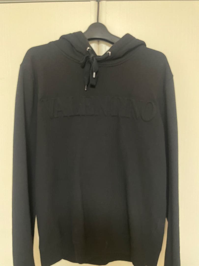 VALENTINO （ヴァレンティノ） エンボスロゴパーカー — image 3