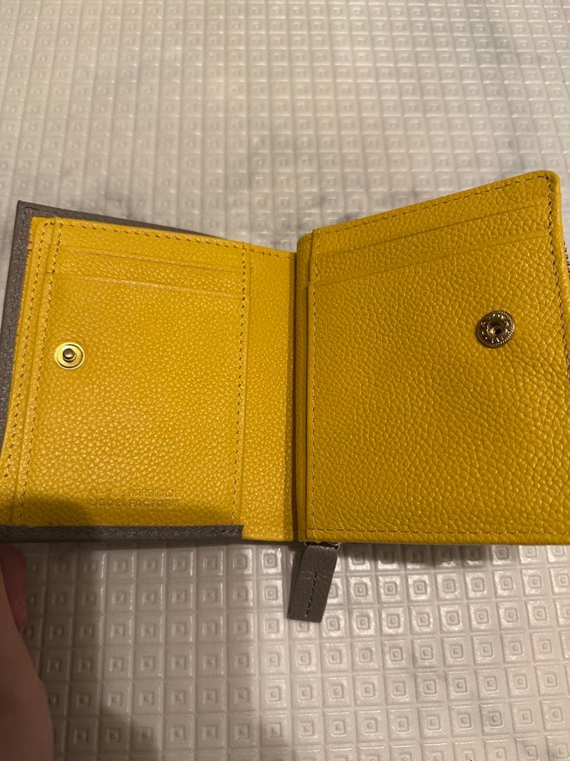 グレー イエロー 二つ折り財布 — image 2