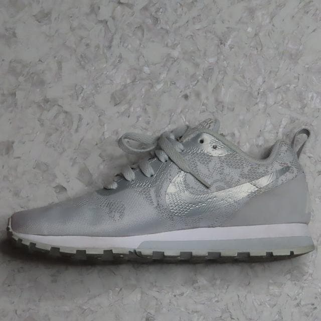NIKE ナイキ レース スニーカー WMNS MD RUNNER 2 BR — image 2