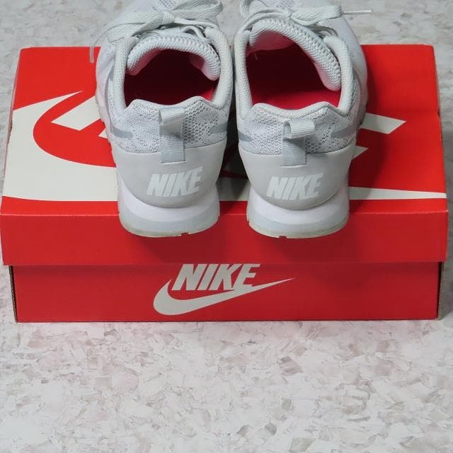 NIKE ナイキ レース スニーカー WMNS MD RUNNER 2 BR — image 3