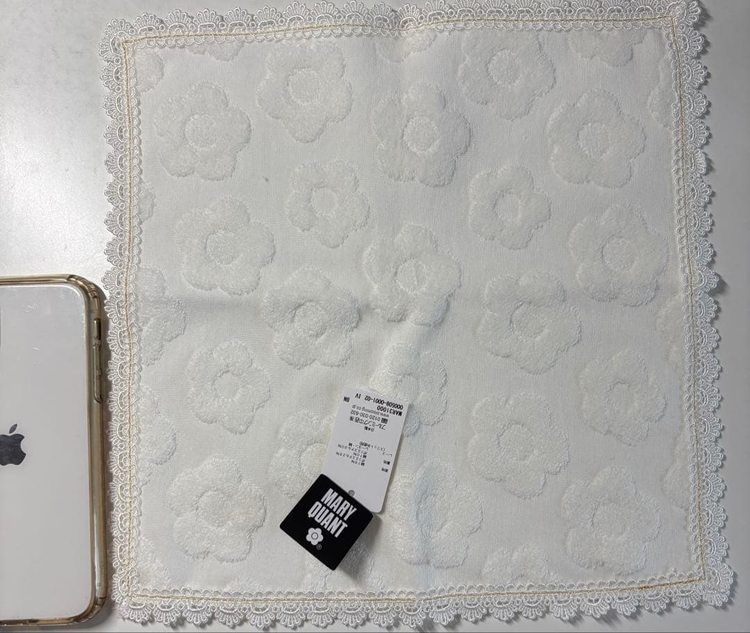 MARY QUANT タオルハンカチ ホワイト 花柄 レース — image 3