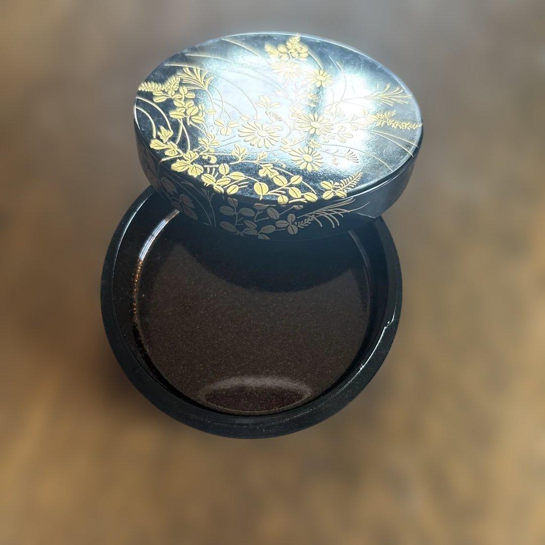 漆器 香合 金色花柄 — image 2