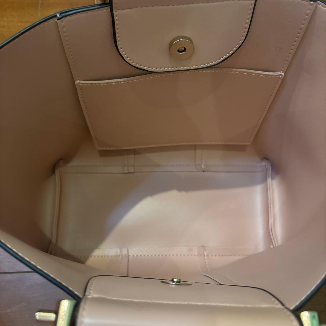 ゴールドハンドル ハンドバッグ ピンクベージュ — image 3