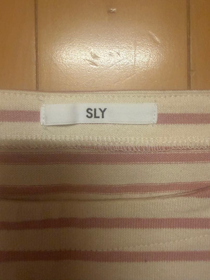 SLY ボーダー Tシャツ ショート丈 ピンク — image 3