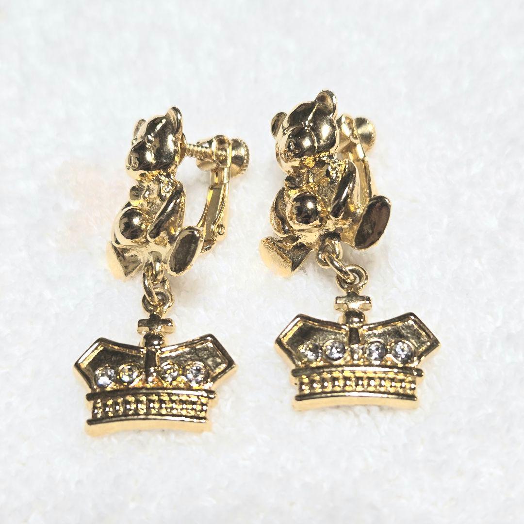 イヤリング　くま&王冠デザイン　ゴールドカラー　ネジバネ式金具 — image 2