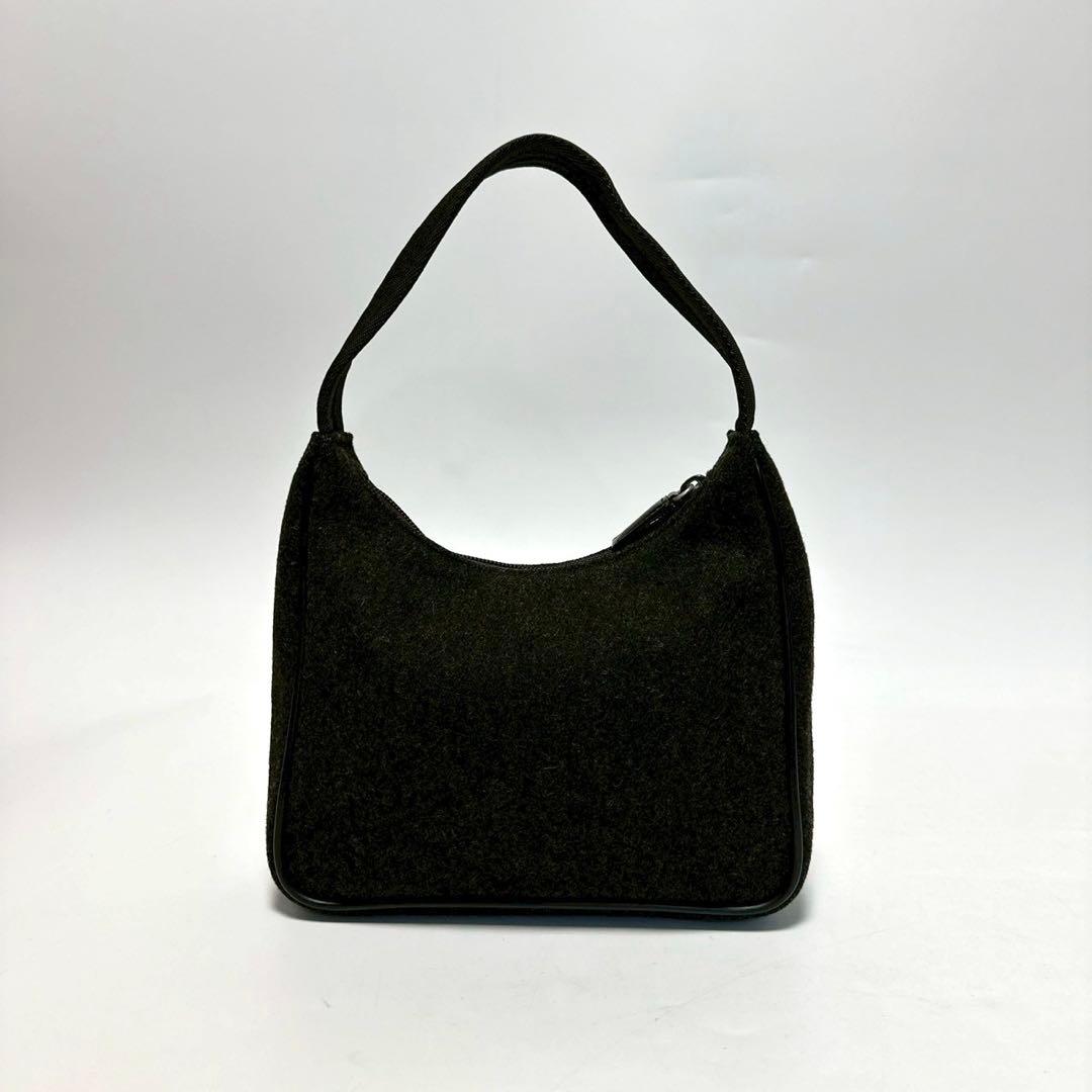 o42【極美品】プラダ　ウール素材　アクセサリーポーチ　ハンドバッグ — image 3