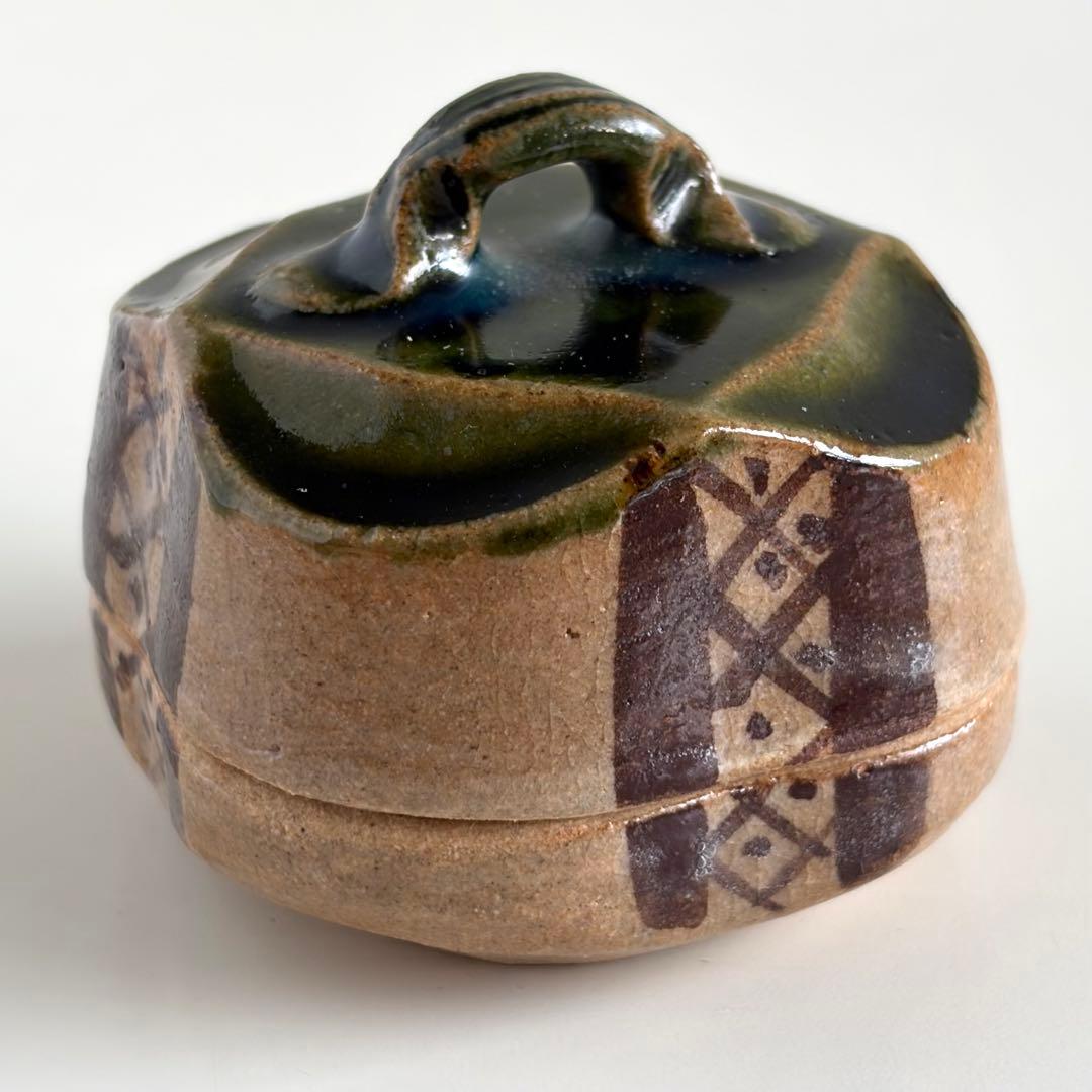 新品 松本鉄山 ハジキ香合 織部焼 共箱 共布 炉用 松本鐵山 茶道具 茶器 — image 2