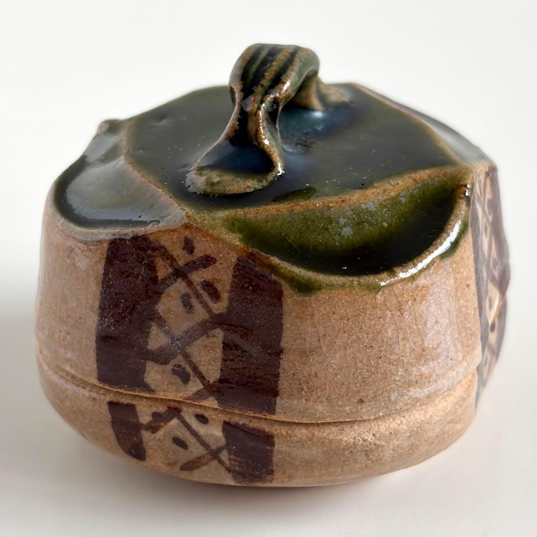 新品 松本鉄山 ハジキ香合 織部焼 共箱 共布 炉用 松本鐵山 茶道具 茶器 — image 3