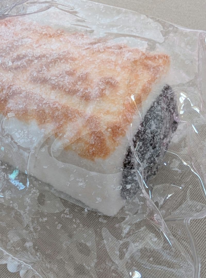 粉付き氷バター　食べかけロータス — image 2