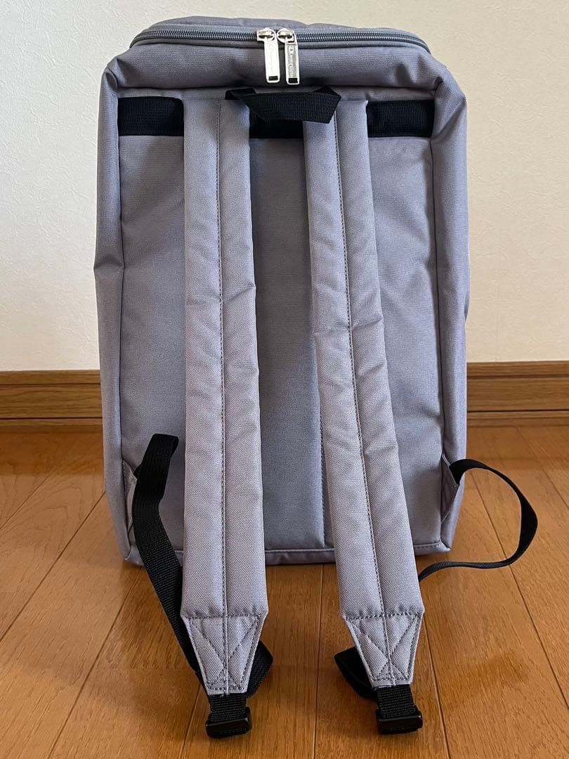 Champion グレーのリュックサック — image 2