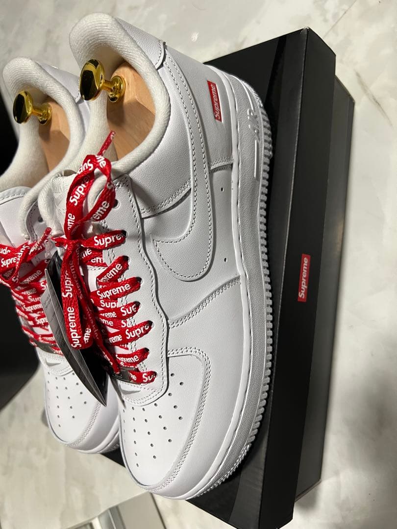 正規品　Nike Air Force 1 Supreme ホワイト26.5cm — image 2