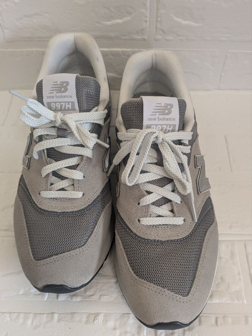 New Balance CM997H グレー スニーカー — image 2