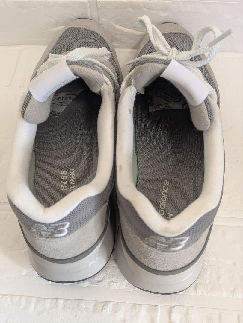 New Balance CM997H グレー スニーカー — image 3