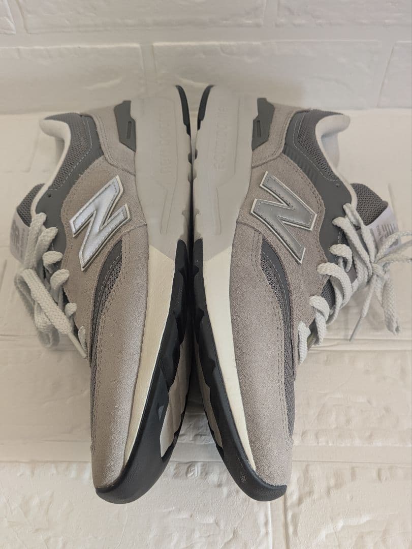 New Balance CM997H グレー スニーカー — image 5