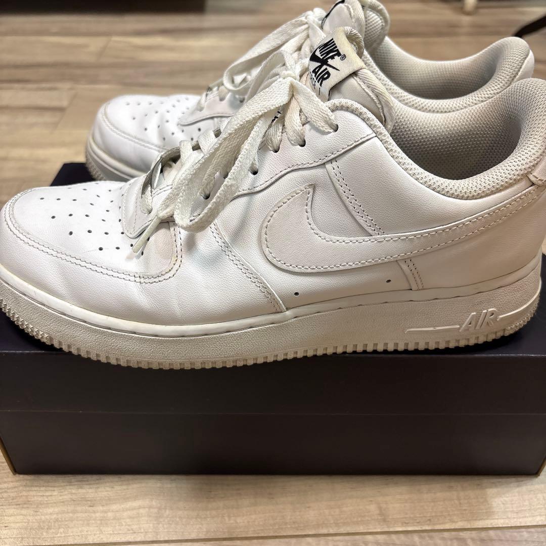 NIKE AIR FORCE 1 ホワイト スニーカー中古品26.5センチ — image 2