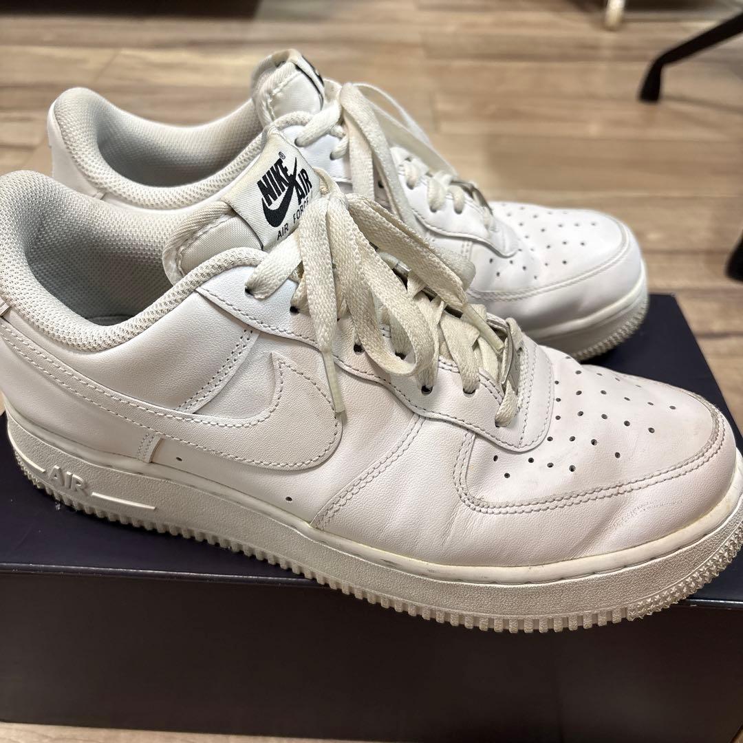 NIKE AIR FORCE 1 ホワイト スニーカー中古品26.5センチ — image 4