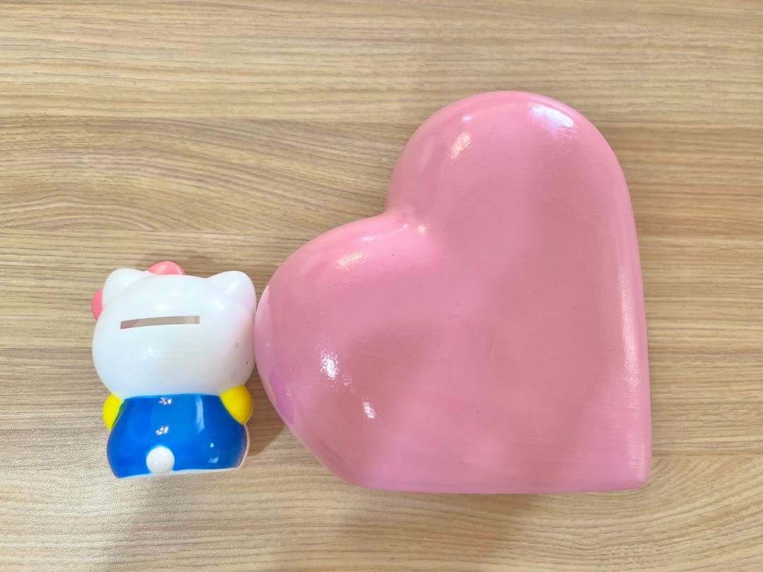ハローキティの貯金箱　ハート型貯金箱 — image 2