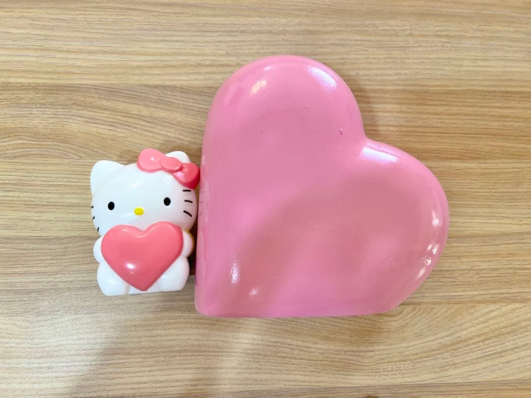 ハローキティの貯金箱　ハート型貯金箱 — image 3