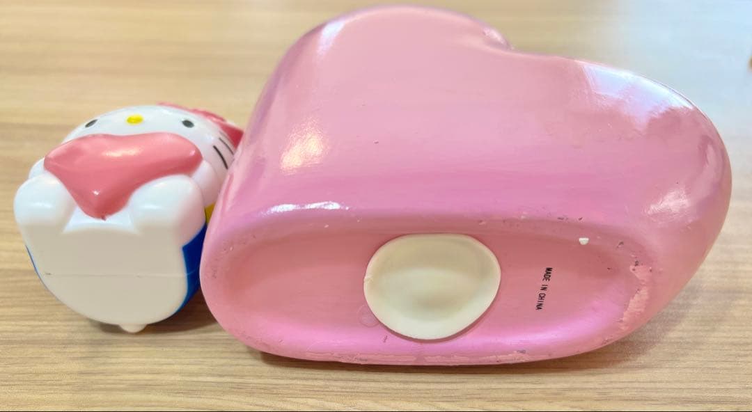 ハローキティの貯金箱　ハート型貯金箱 — image 4