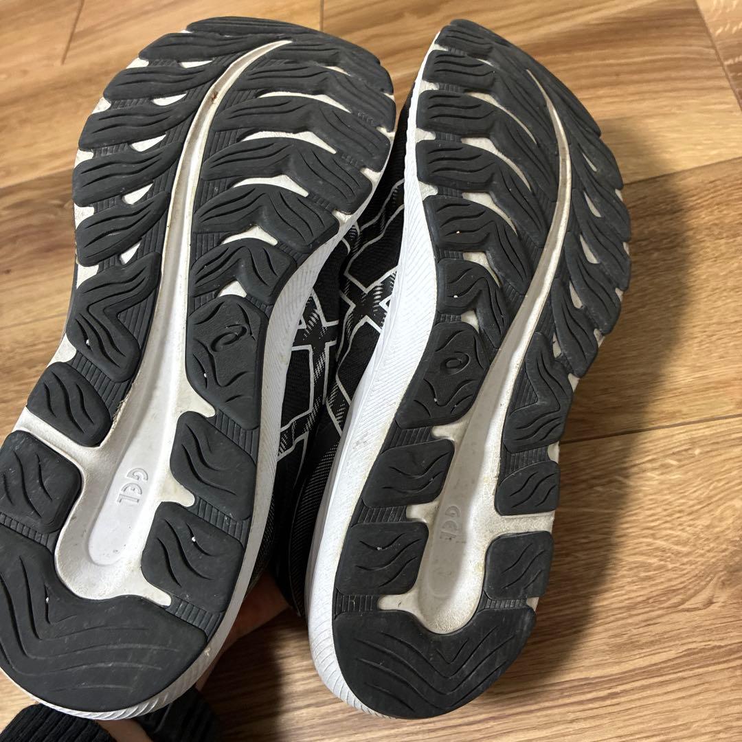 ASICS AmpliFoam ブラック/ホワイト — image 4