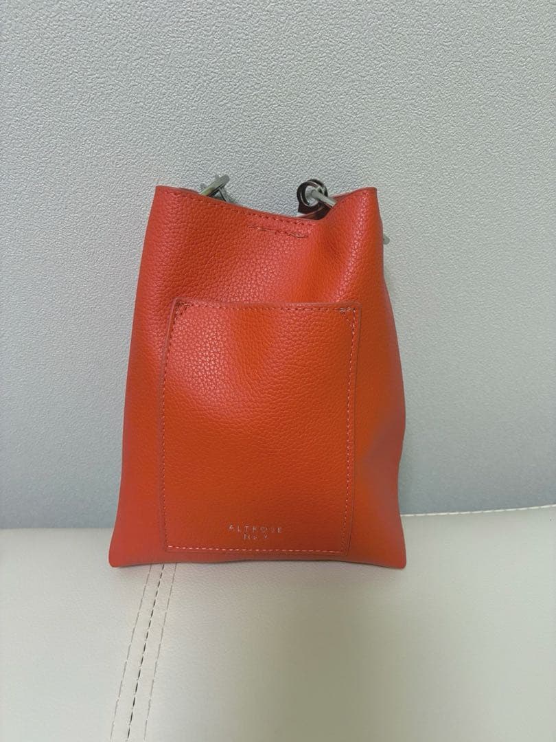 売り切りセール中！オレンジ　玉鎖バッグ — image 3