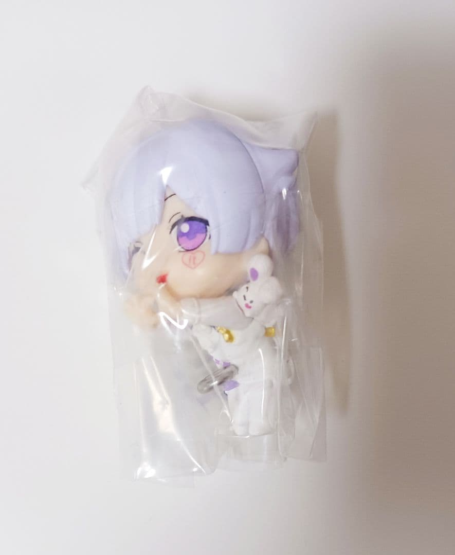 いれいすガチャガチャ　初兎　つまんでつなげてますこっと — image 3