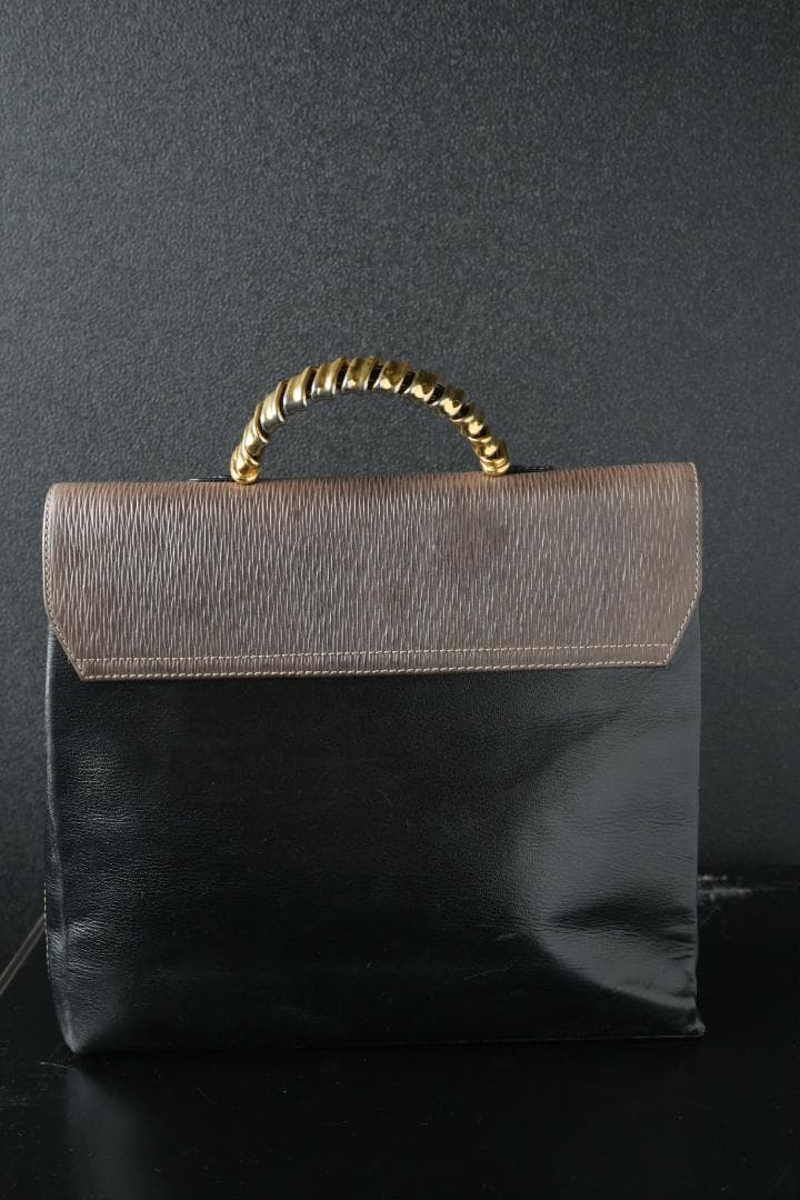 【LOEWE 】ロエベ ベラスケス ツイストハンドル ヴィンテージ レザーバッグ — image 3