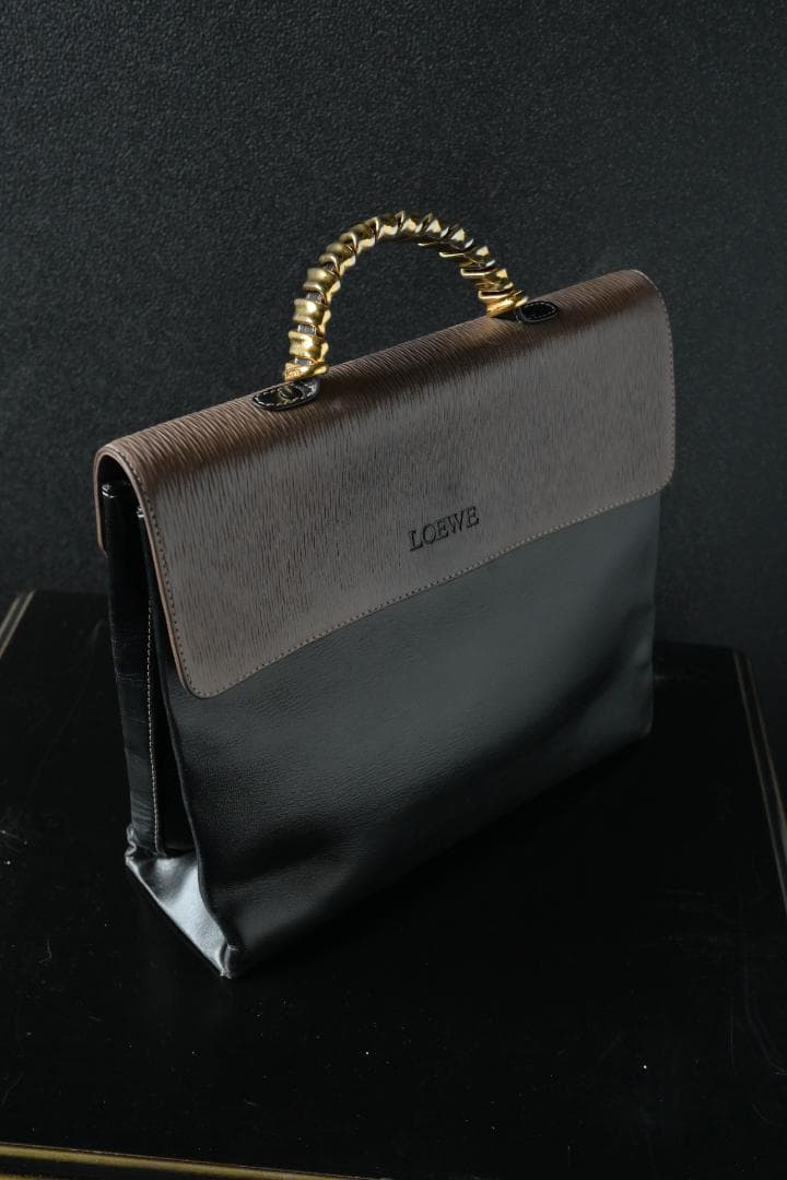 【LOEWE 】ロエベ ベラスケス ツイストハンドル ヴィンテージ レザーバッグ — image 4