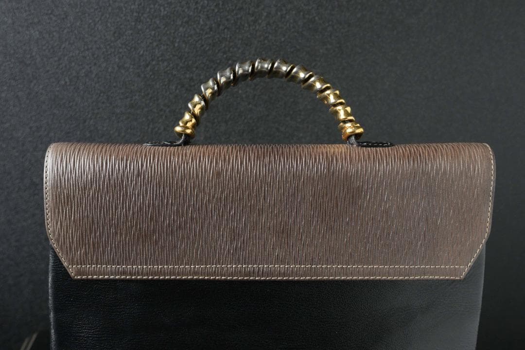 【LOEWE 】ロエベ ベラスケス ツイストハンドル ヴィンテージ レザーバッグ — image 5