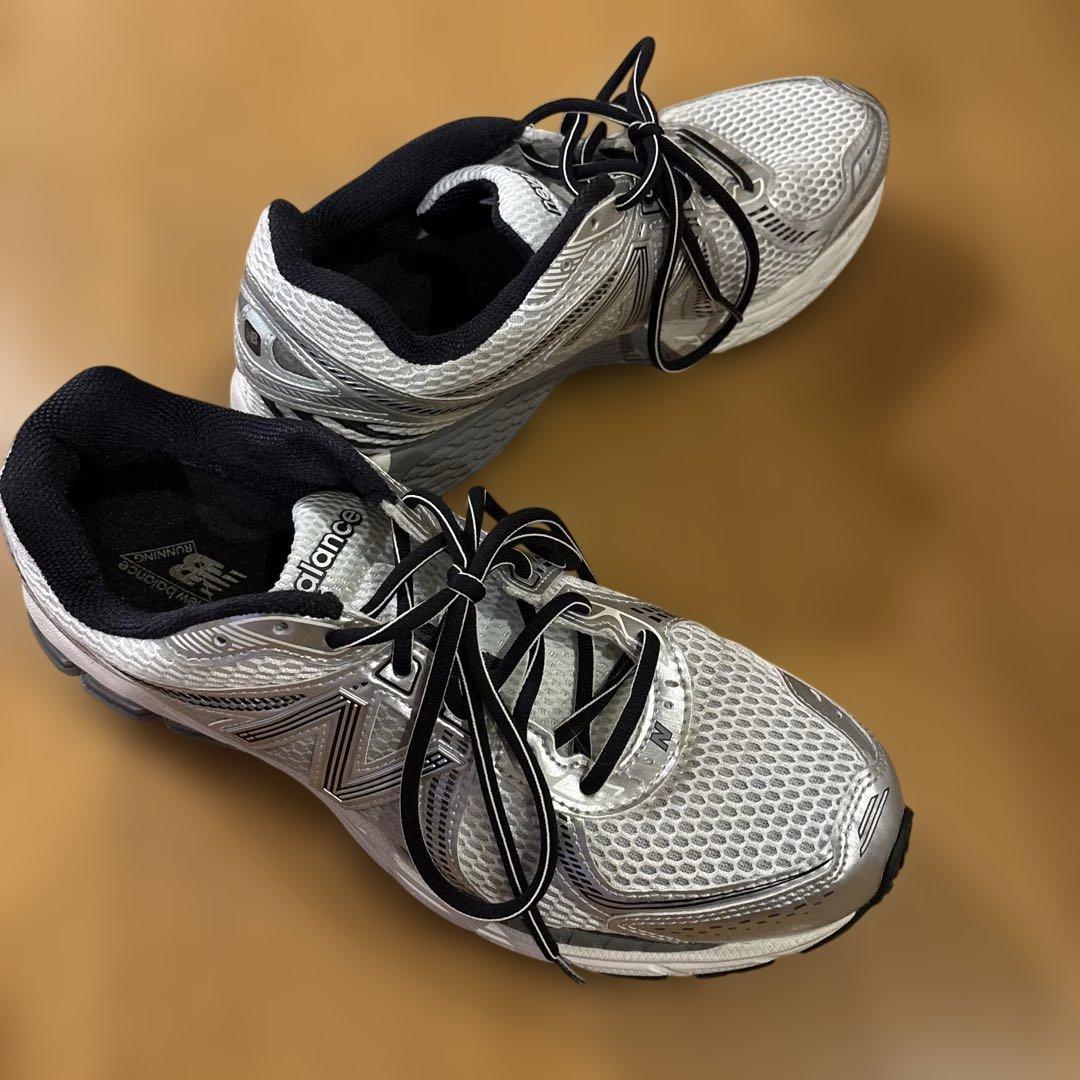New Balance 860v2シルバーブラック 日本サイズ28.0 (美品) — image 2