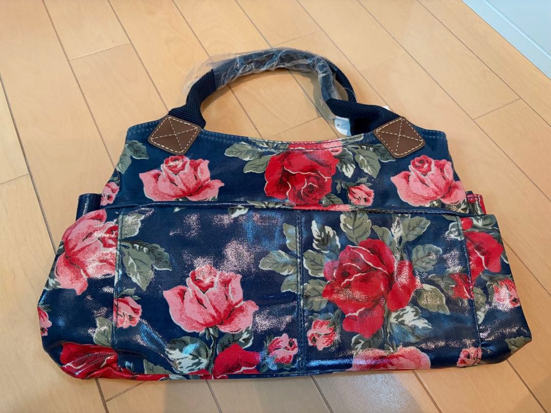 【新品未使用】CathKidston(キャスキッドソン)トートバッグ花柄ネイビー — image 2