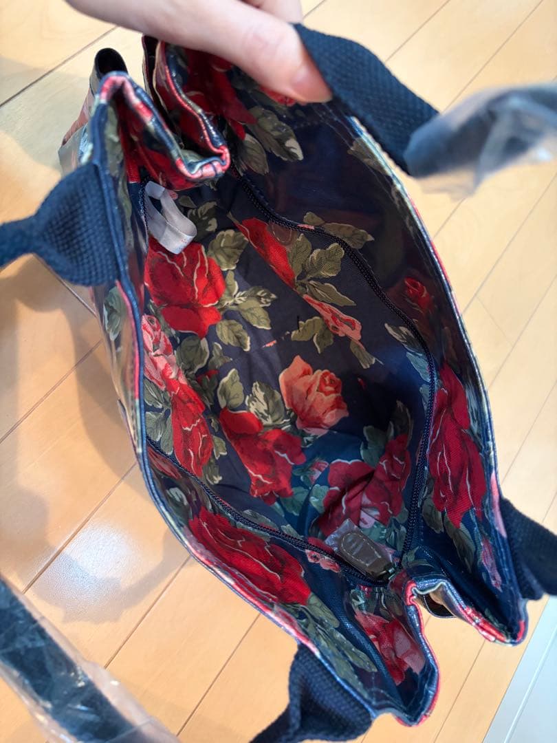 【新品未使用】CathKidston(キャスキッドソン)トートバッグ花柄ネイビー — image 3