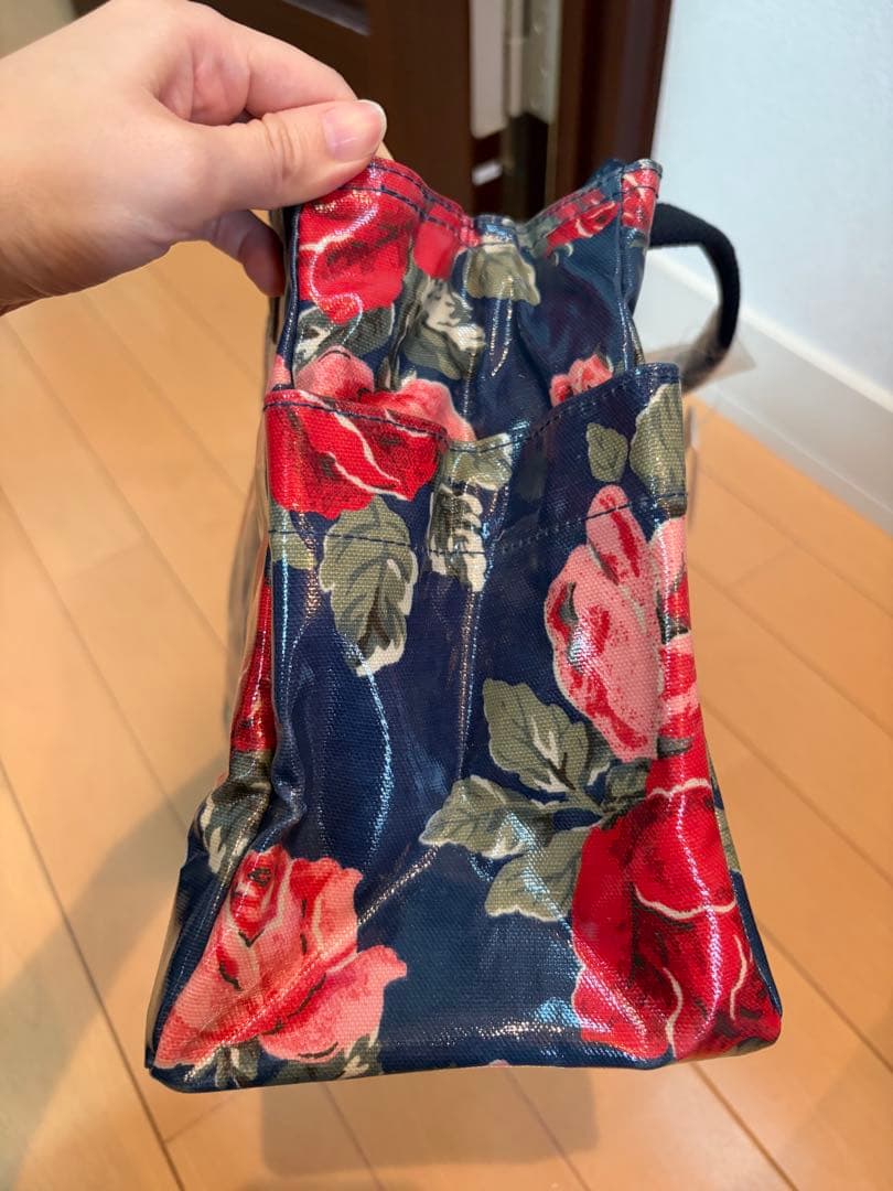 【新品未使用】CathKidston(キャスキッドソン)トートバッグ花柄ネイビー — image 4