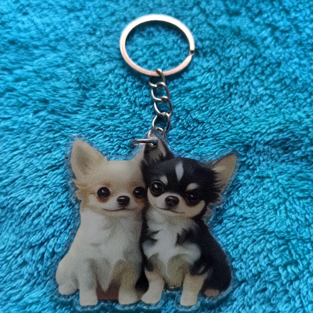 新品未使用で可愛いチワワ アクリルキーホルダーです — image 2