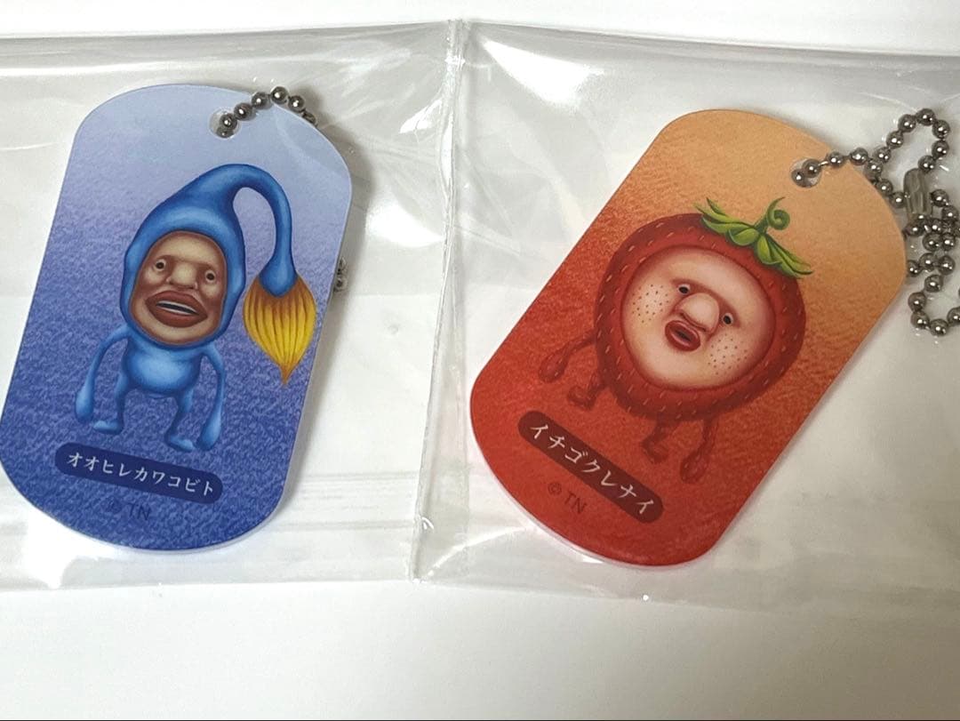 こびとづかん　アクリルドッグタグ　オオヒレカワコビト　イチゴクレナイ — image 2