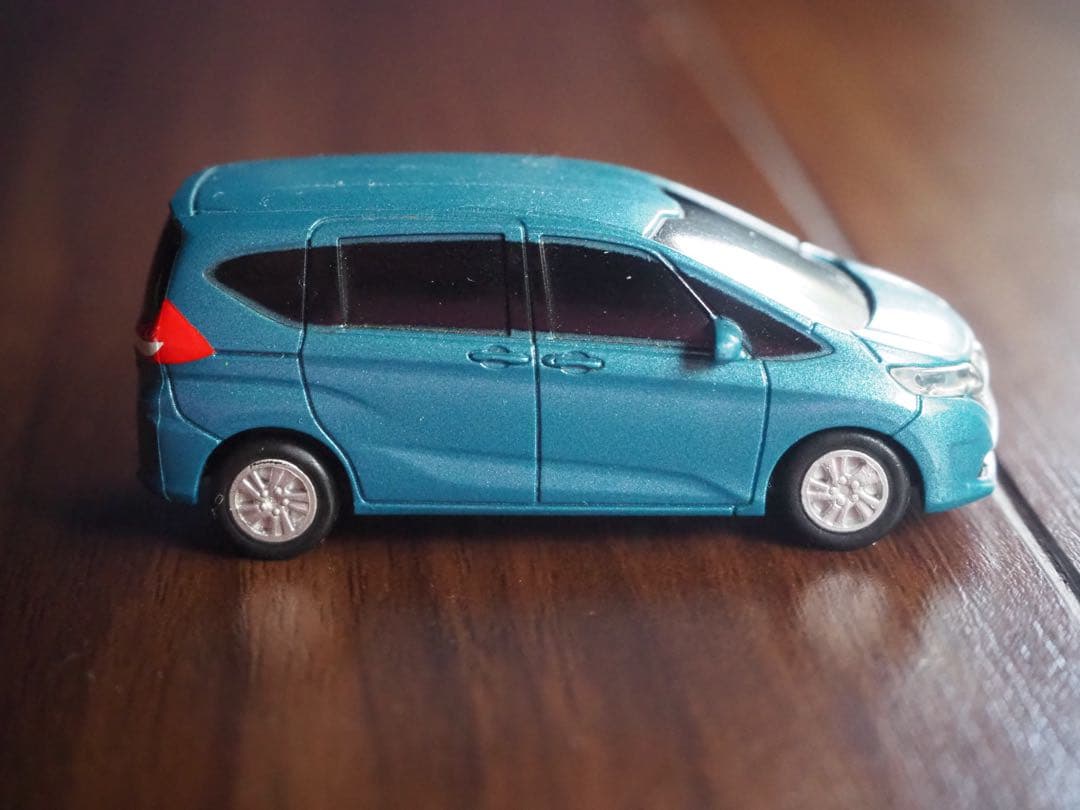 ホンダ 先代フリード ミニカー ブルー — image 4