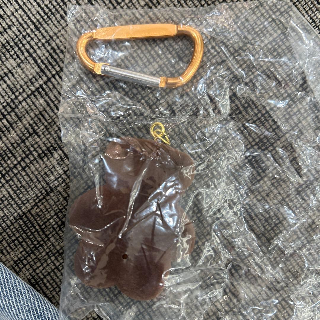 ベアチャーム カラビナ付き ブラウン　モジョジョジョ — image 3