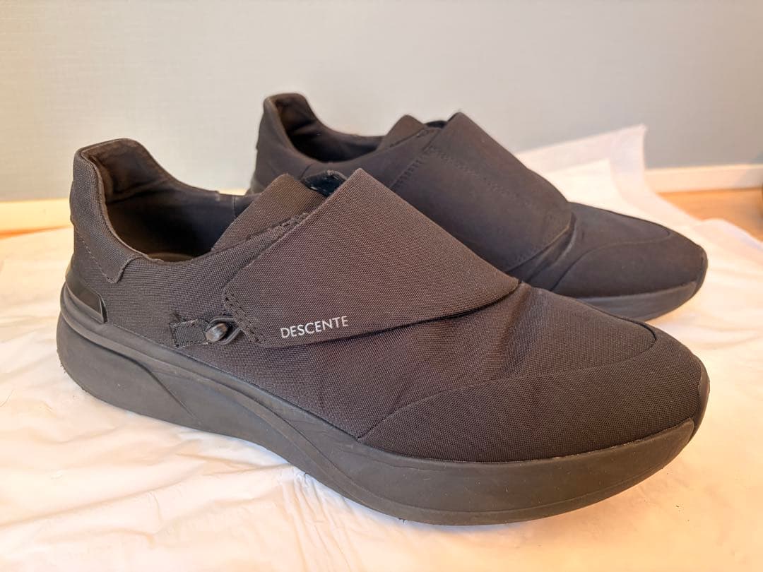 1000円割引　配送料込み　DESCENTE スニーカー ブラック — image 4