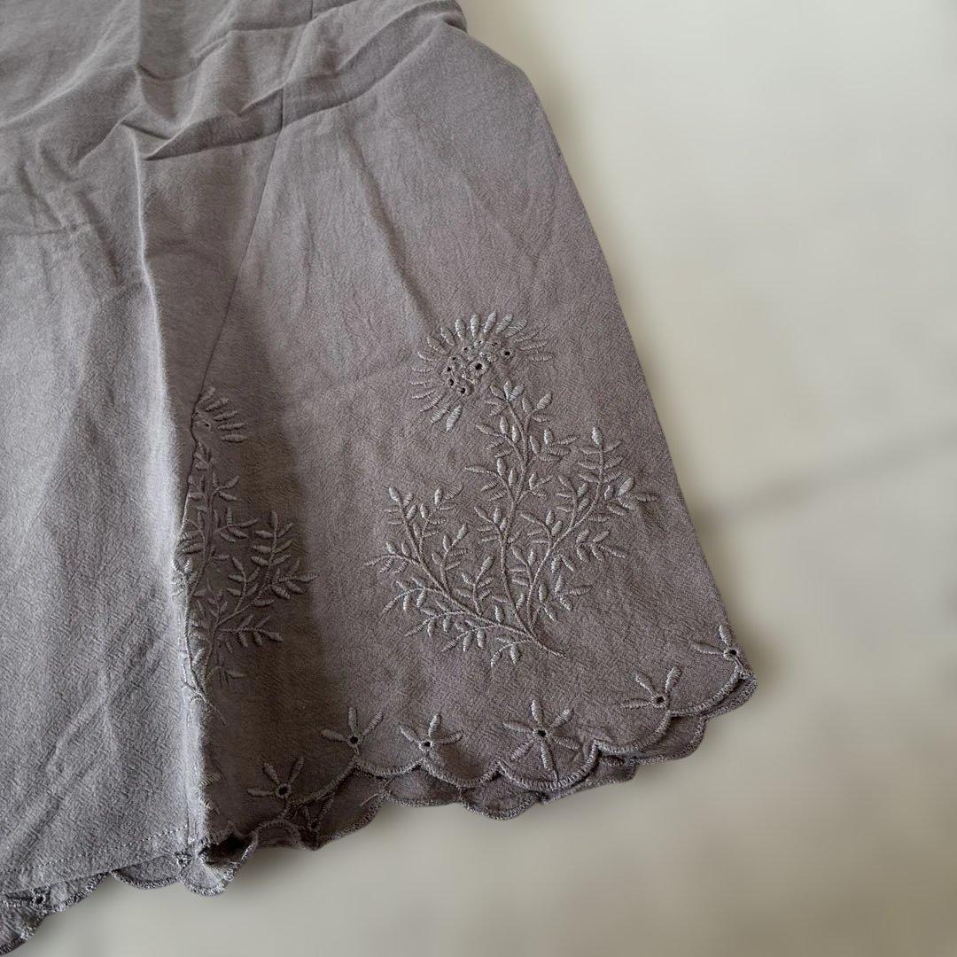 ブラウン 刺繍入り 半袖シャツ — image 2