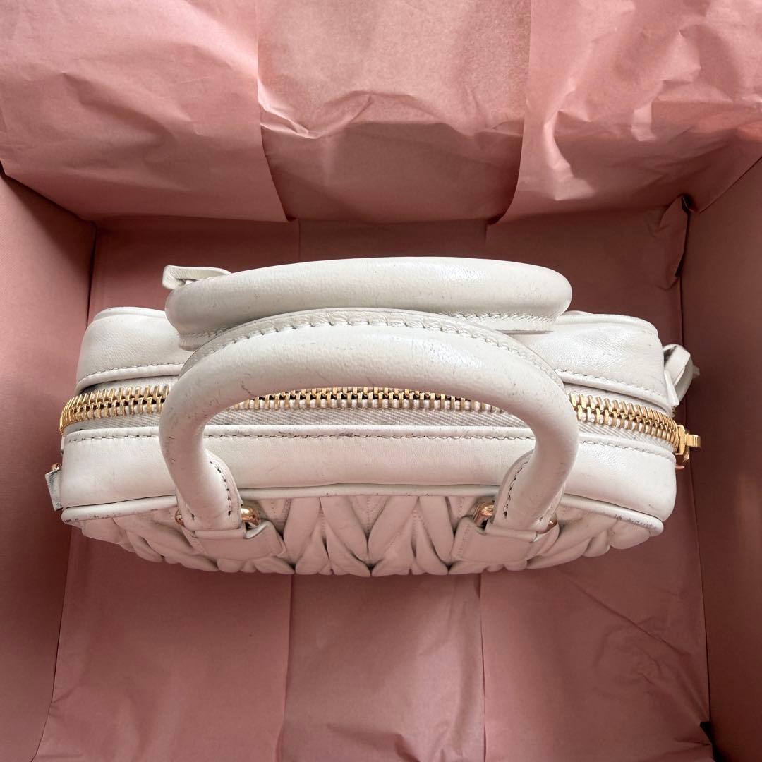 miumiu アルカディ マテラッセレザー ハンド ショルダー バッグ ホワイト — image 3