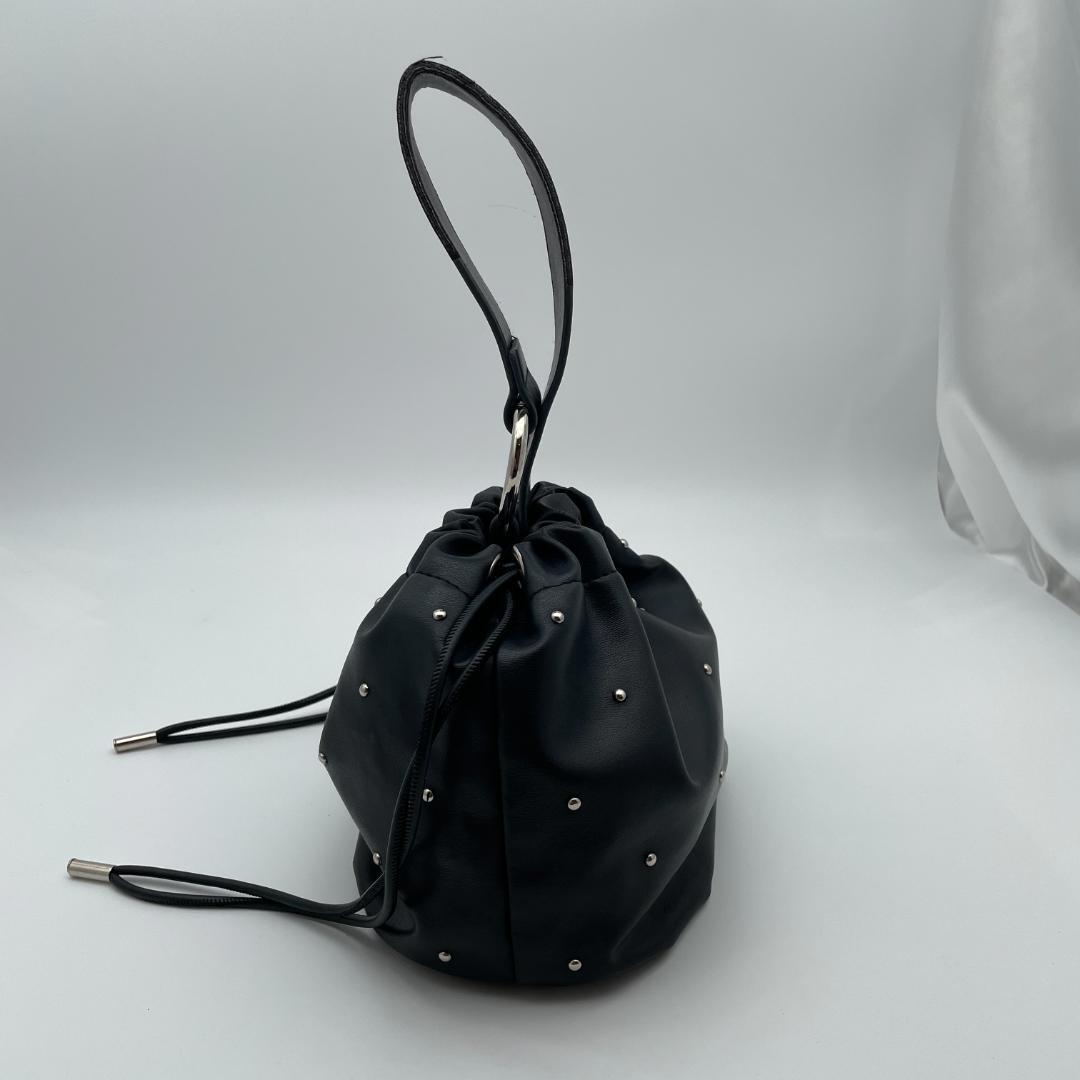 mystic loti スタッズ巾着バッグ ミニバッグ 内ポケット付き ブラック — image 4